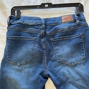 Tahari Women's Blue Straight leg Jeans size 6/28